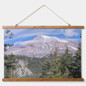 Clouds Over Mount Rainier Scenic Landscape Wandteppich Mit Holzrahmen (Vorne)