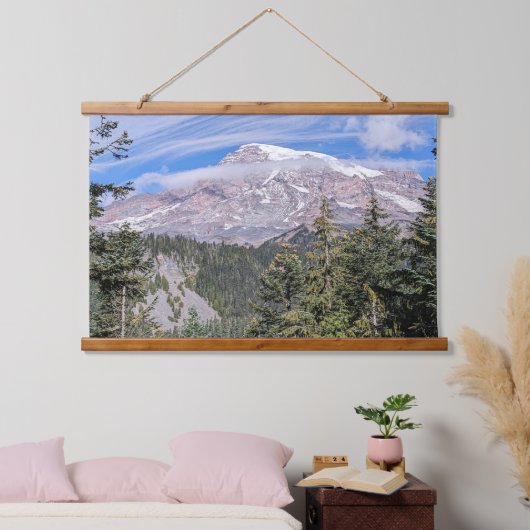 Clouds Over Mount Rainier Scenic Landscape Wandteppich Mit Holzrahmen (Schlafzimmer)