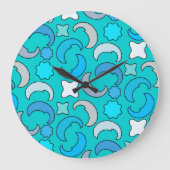 Cloudy Blue Moon Große Wanduhr (Vorderseite)