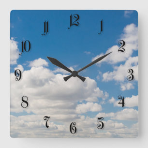Cloudy blue sky quadratische wanduhr