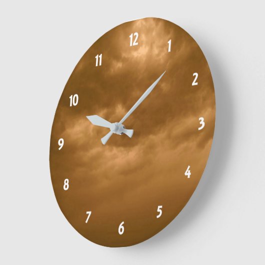 Cloudy Brown Sky Große Wanduhr (Winkel)