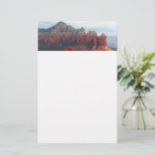 Cloudy Coffee Pot Rock in Sedona Arizona Briefpapier (Stehend Vorderseite)