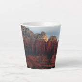 Cloudy Coffee Pot Rock in Sedona Arizona Milchtasse (Vorderseite)