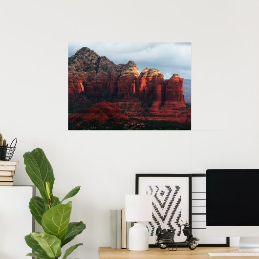 Cloudy Coffee Pot Rock in Sedona Arizona Poster (Heimbüro)