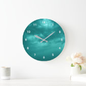 Cloudy Cyan Blue Sky Große Wanduhr (Zuhause)