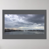 Cloudy Day Waterscape Photo Poster (Vorne)