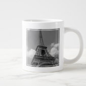 Cloudy Eiffel in Schwarz und Weiß, 2015 Jumbo-Tasse (Rechts)
