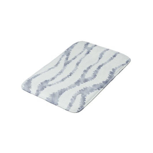 Cloudy Gray Zebra Eraser Scratch Art Badematte (Schrägansicht)