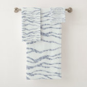 Cloudy Gray Zebra Eraser Scratch Art Badhandtuch Set (Insitu)