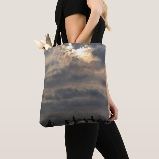 Cloudy Sunrise von Shirley Taylor Tasche (Von Nahem)