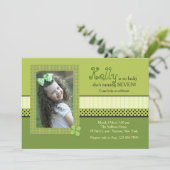 Clover Frame St. Patrick's Day Foto Einladung (Stehend Vorderseite)