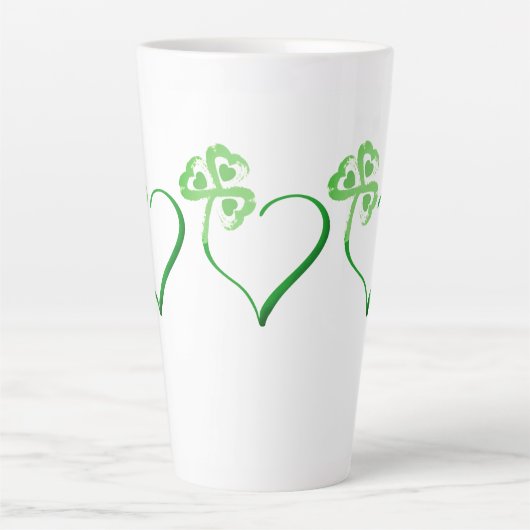 Clover Heart Latte Tasse (Vorderseite)