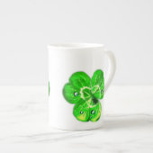 Clovers Dew Dropdown-Tasse - Frische Morgenstunden Porzellantasse (Vorderseite Rechts)
