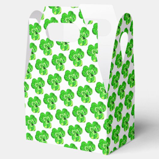 Clovers Dew Drops Gefälligkeitsbox - Fresh Green Geschenkschachtel (Geöffnet)