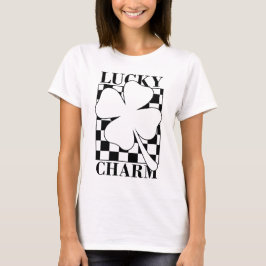 Clover's Embrace: Das Wesen des Glücks T-Shirt