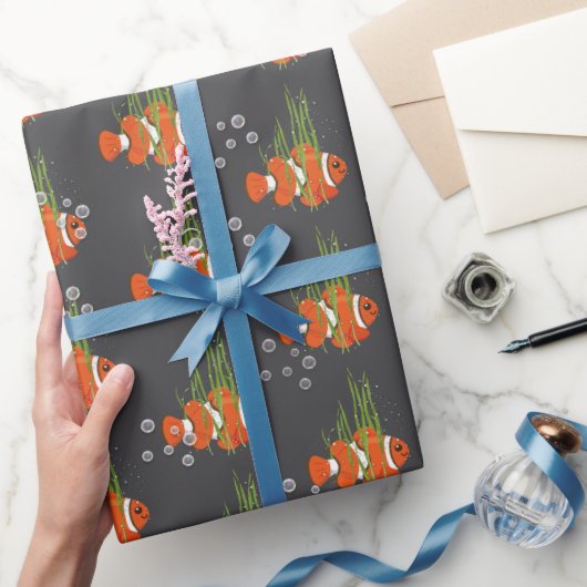 Clownfisch in Blasen und Seetang Geschenkpapier (Schenken)