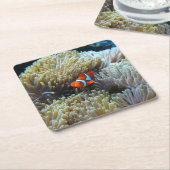 Clownfisch in einem Korallenriff Rechteckiger Pappuntersetzer (angewinkelt)