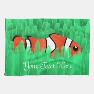 Clownfisch und schöner Anemon im Grünen Geschirrtuch