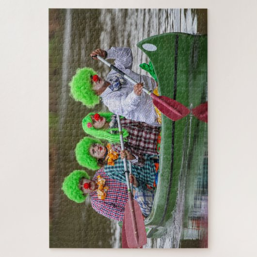 Clowns boating on river. puzzle (Vertikal)