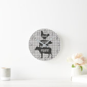 Cluck Oink Moo Hühnerkuh Schweinefleisch Bauernhof Runde Wanduhr (Zuhause)