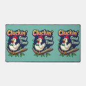Cluckin' Good Time Funny Chicken Illustration Schreibtischunterlage (Vorderseite)