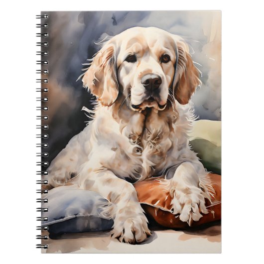 Clumber Spaniel Lounges auf Kissen Ink Portrait Notizblock (Vorderseite)