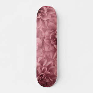 Cluster von Light Mauve Dahlias Floral Skateboard