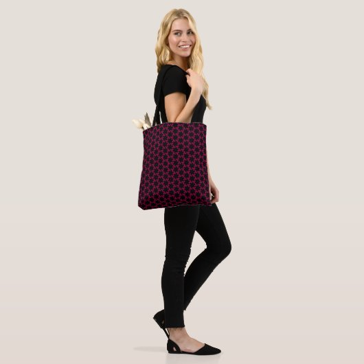 Cluster zur rosa und schwarzen Blume Tasche (Am Model)