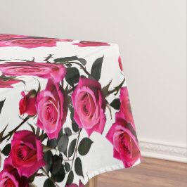 Clustered Red And Pink Roses On A Stark White  Tischdecke