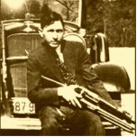 Clyde-Karren - die Karren-Gruppe Freistehende Fotoskulptur<br><div class="desc">Clyde-Karren teamed mit Bonnie Parker im Raub der Speicher und der Tankstellen.  Dort war Ziel,  einen Überfall der Befreiung gegen Eastham Gefängnis zu starten.  Text kann justiert werden oder entfernt werden.</div>