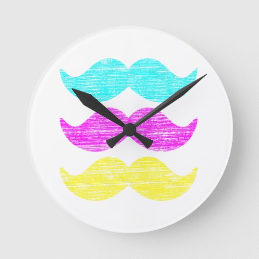 CMY Mustaches (Letterpress style) Runde Wanduhr (Vorderseite)