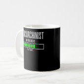 CNC-Machinist im Gange Bitte warten Laden Kaffeetasse (Vorderseite Links)