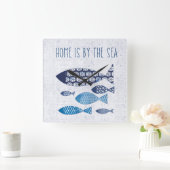 Coastal Art | Home is By the Sea Quadratische Wanduhr (Zuhause)