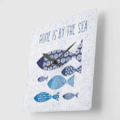 Coastal Art | Home is By the Sea Quadratische Wanduhr (Winkel)