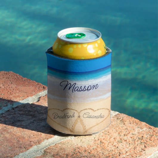 Coastal Beach Hochzeitsherzen in Sand Individuelle Dosenkühler (In Situ Pool)