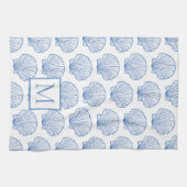 Coastal Blue and White Scallop Seashell Monogram Geschirrtuch (Horizontal)