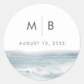 Coastal Blue Watercolor Monogram Gastgeschenk Hoch Runder Aufkleber (Vorderseite)
