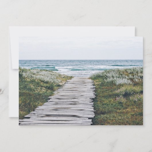 Coastal Boardwalk handgeschriebene Quill Pen Hochz Einladung (Rückseite)