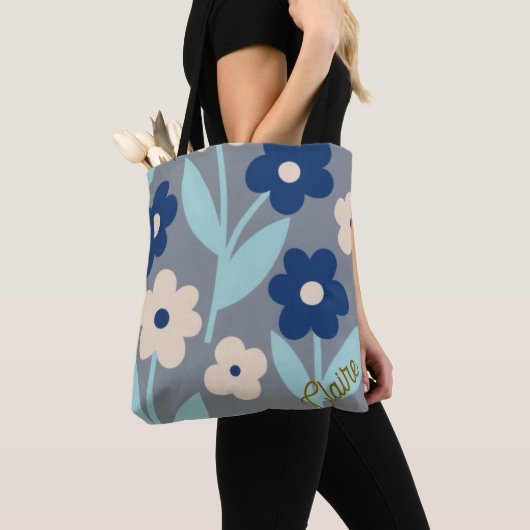 Coastal Calm Florals | Indigo & Turquoise pattern Tasche (Von Nahem)