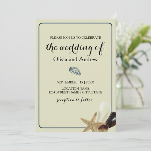 Coastal Chic Minimalistisch Sandy Blue Seashell Einladung (Stehend Vorderseite)
