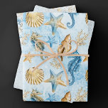 Coastal Chic | Modernes Blau und Gold im Meer Geschenkpapier Set<br><div class="desc">Whimsical staubblau und goldfarben handbemalt Wasserfarbe "unter dem Meer" Strand Design bringt eine moderne Drehung zu einem alten Thema. Muscheln, Seesterfische, Seepferd und Korallenriff in Blau-, Gold- und Weißtönen mit einem Blau für den Wassereffekt. Für andere Farben oder passende Produkte, besuchen Sie JustFharryn @ Zazzle.com oder kontaktieren Sie den Designer,...</div>