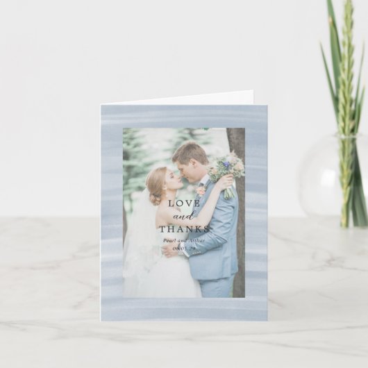 Coastal Chic Mute Blue Elegante Hochzeit Dankeskarte (Vorderseite)