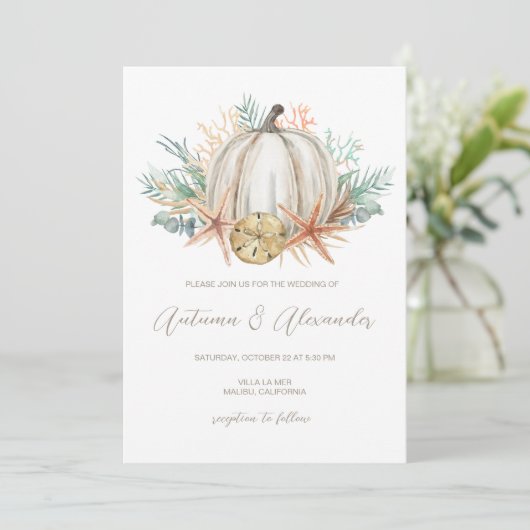 Coastal Fall Pumpkin & Seashells Wedding Einladung (Stehend Vorderseite)