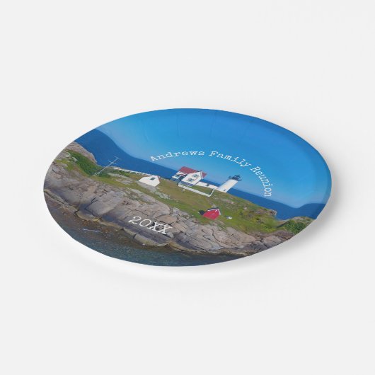 Coastal Family Wiedersehen Nubble Lighthouse Pappteller (Schrägansicht)