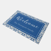 Coastal Lotus Tile Muster - The White Lotus Fußmatte (Schrägansicht)