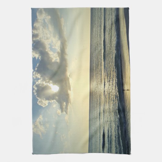 Coastal Morning Over Still Waters Geschirrtuch (Vertikal)