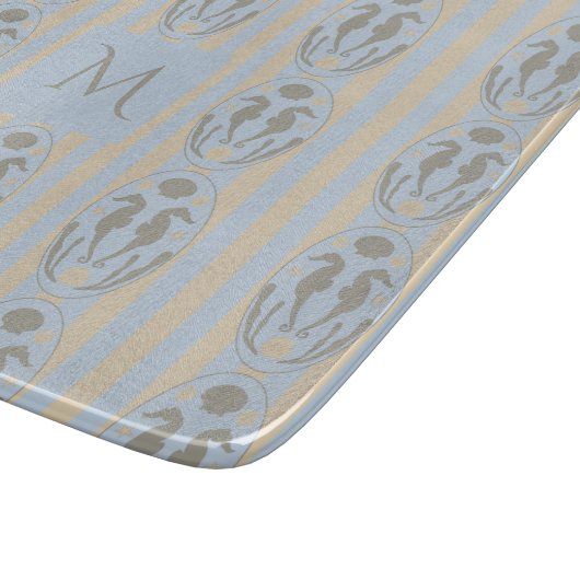 Coastal Seahorse Cameo Blue Cream Strip Monogram Schneidebrett (Ecke)