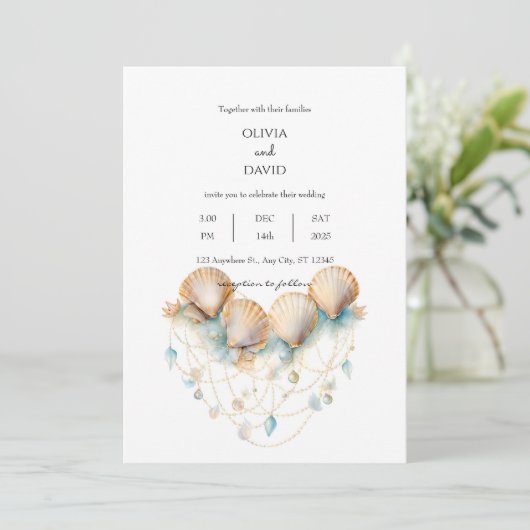 Coastal Seashell Garland Decor Beach Wedding Einladung (Stehend Vorderseite)