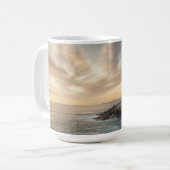 Coastal Serenity Lighthouse Wrap Mug (15oz) Kaffeetasse (Vorderseite Links)