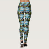 Coastal Trio: Drei Puffins am Strand in Oils Leggings (Rückseite)
